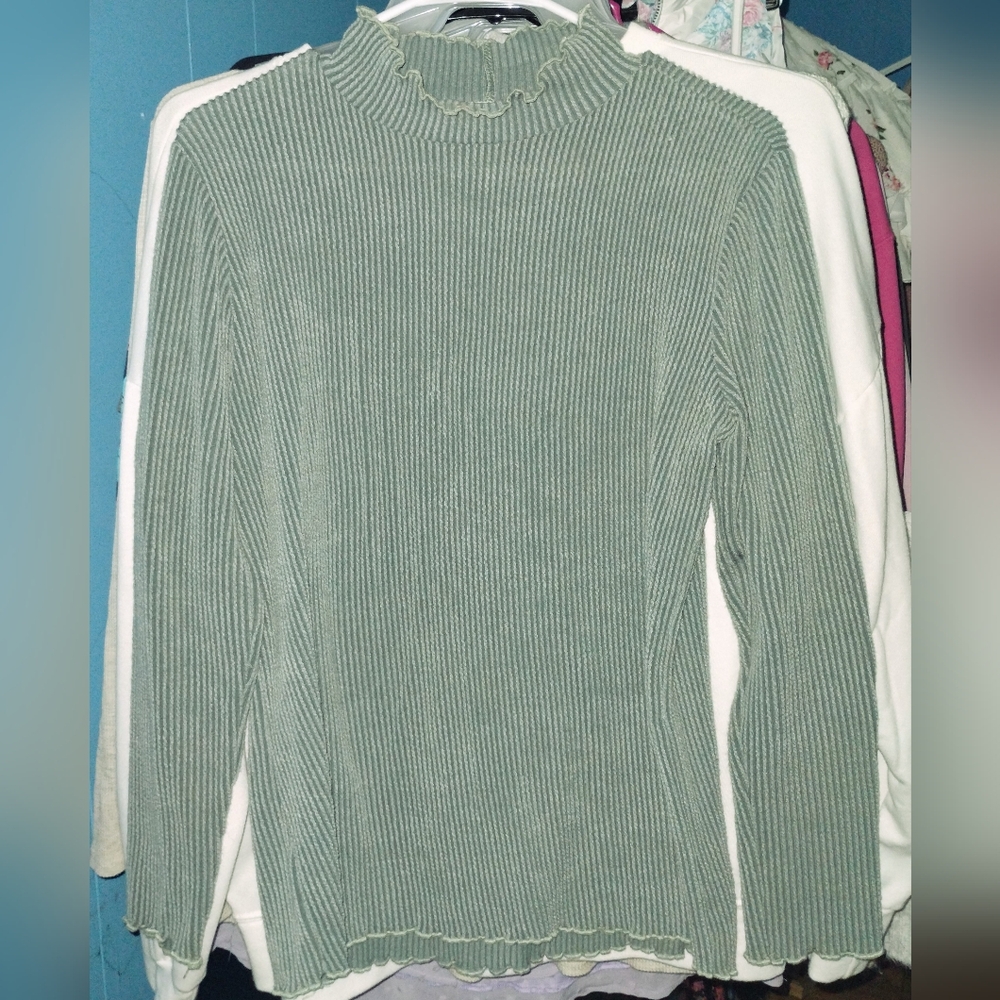 Sage Ribbed Mock-Neck Top - Picture 5 of 6